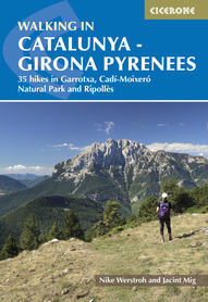 Walking in Catalunya - Girona Pyrenees przewodniki CICERONE 2023